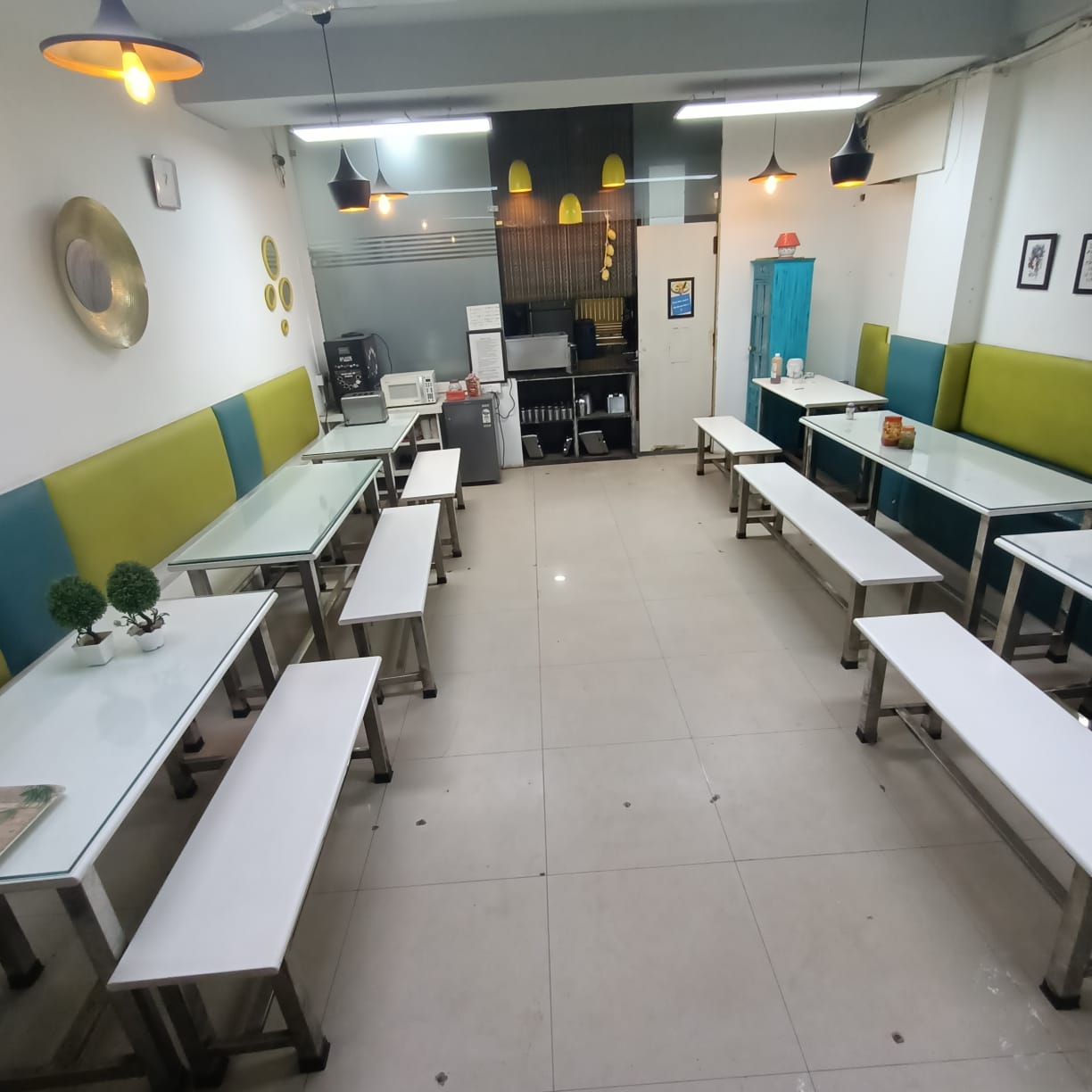 Triple sharing room in girls PG North Delhi