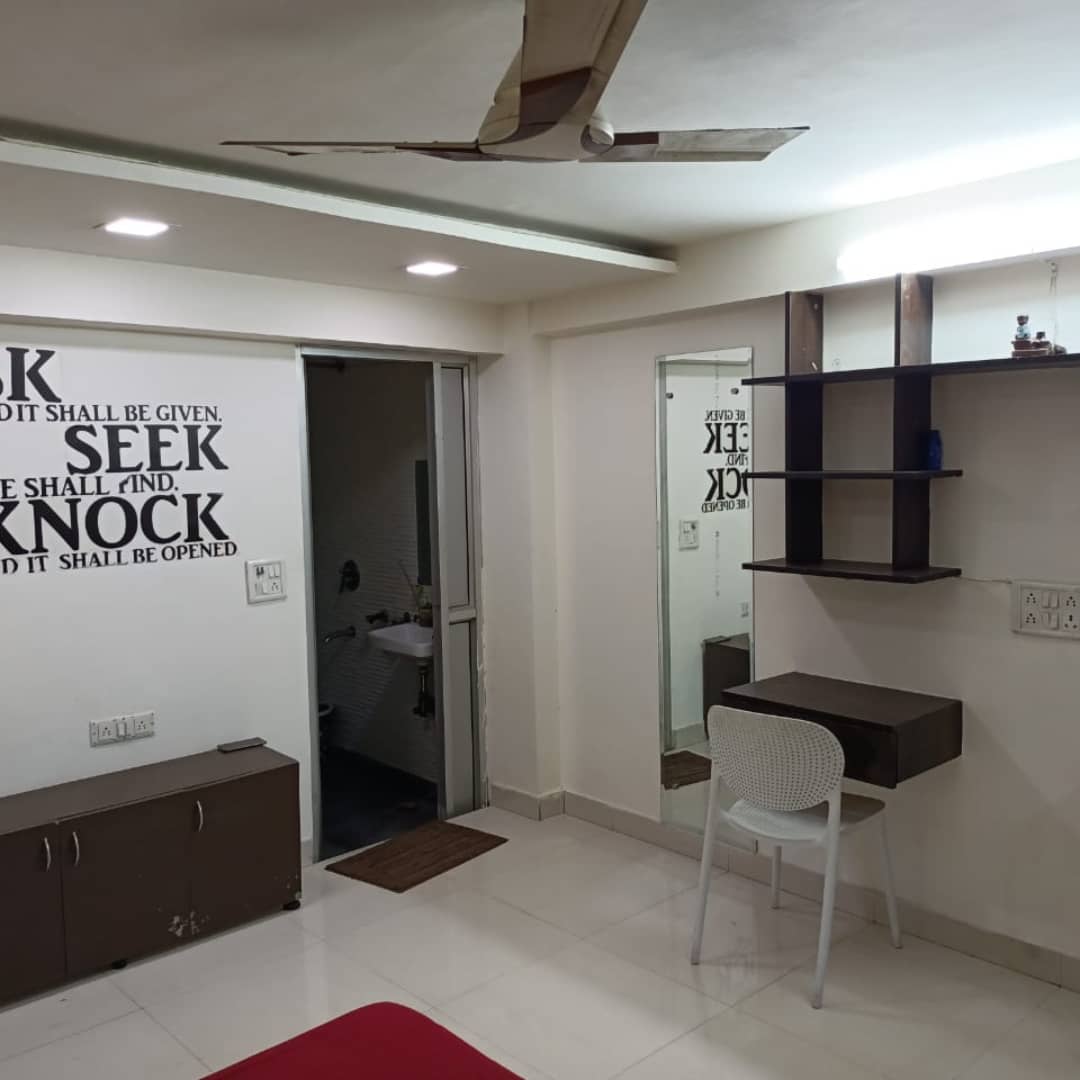 Double sharing room for girls PG in Delhi