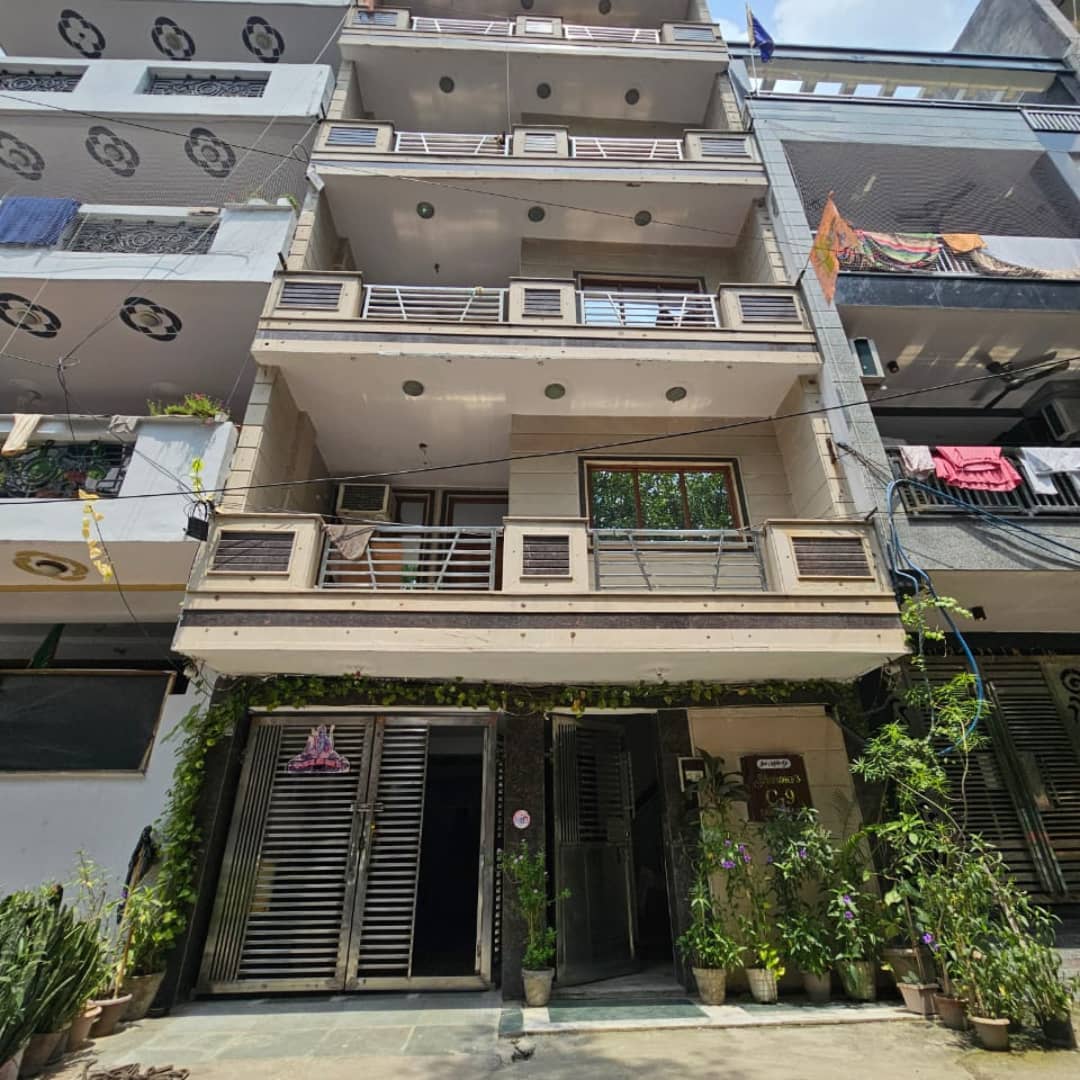 Girls PG in Kamla Nagar